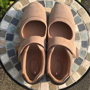 Clarks Unstructured Mary Janes size 6
